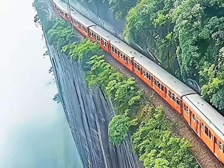 9 Most Dangerous Train Routes In The World.. 😳